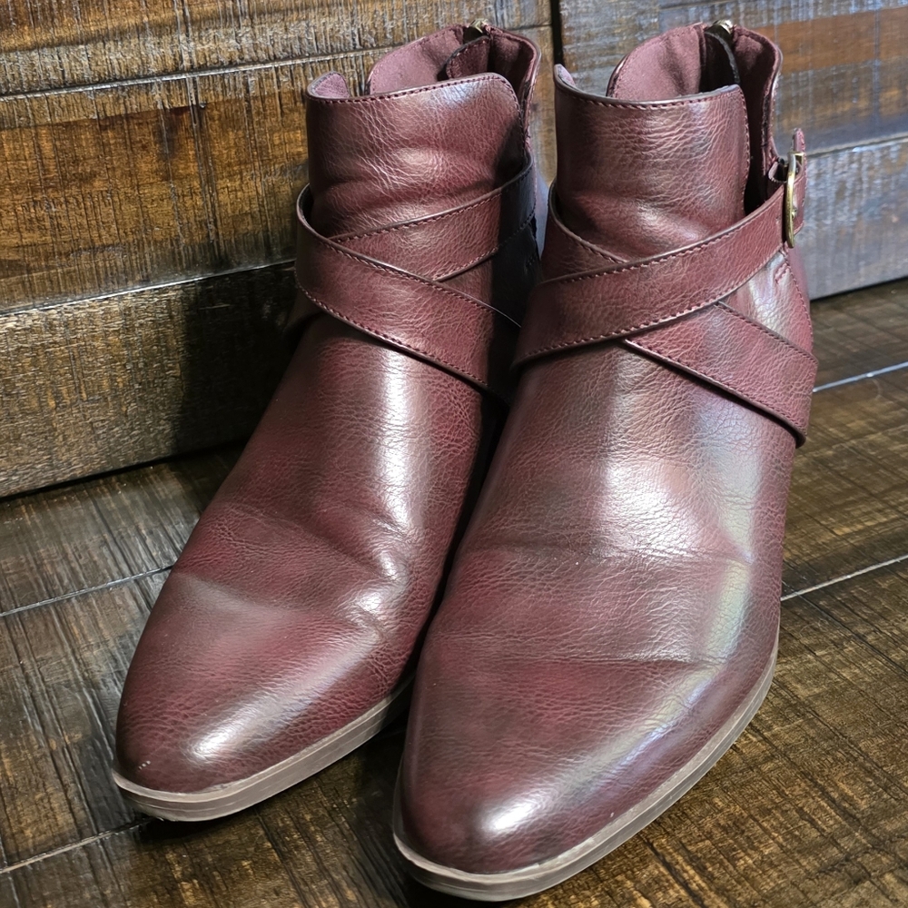 Frye & Co Pembrooke Redwood Block Heel Zippered Booties Womens Size 9